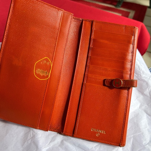 CHANEL Red Leather Wallet - Picture 3 of 9